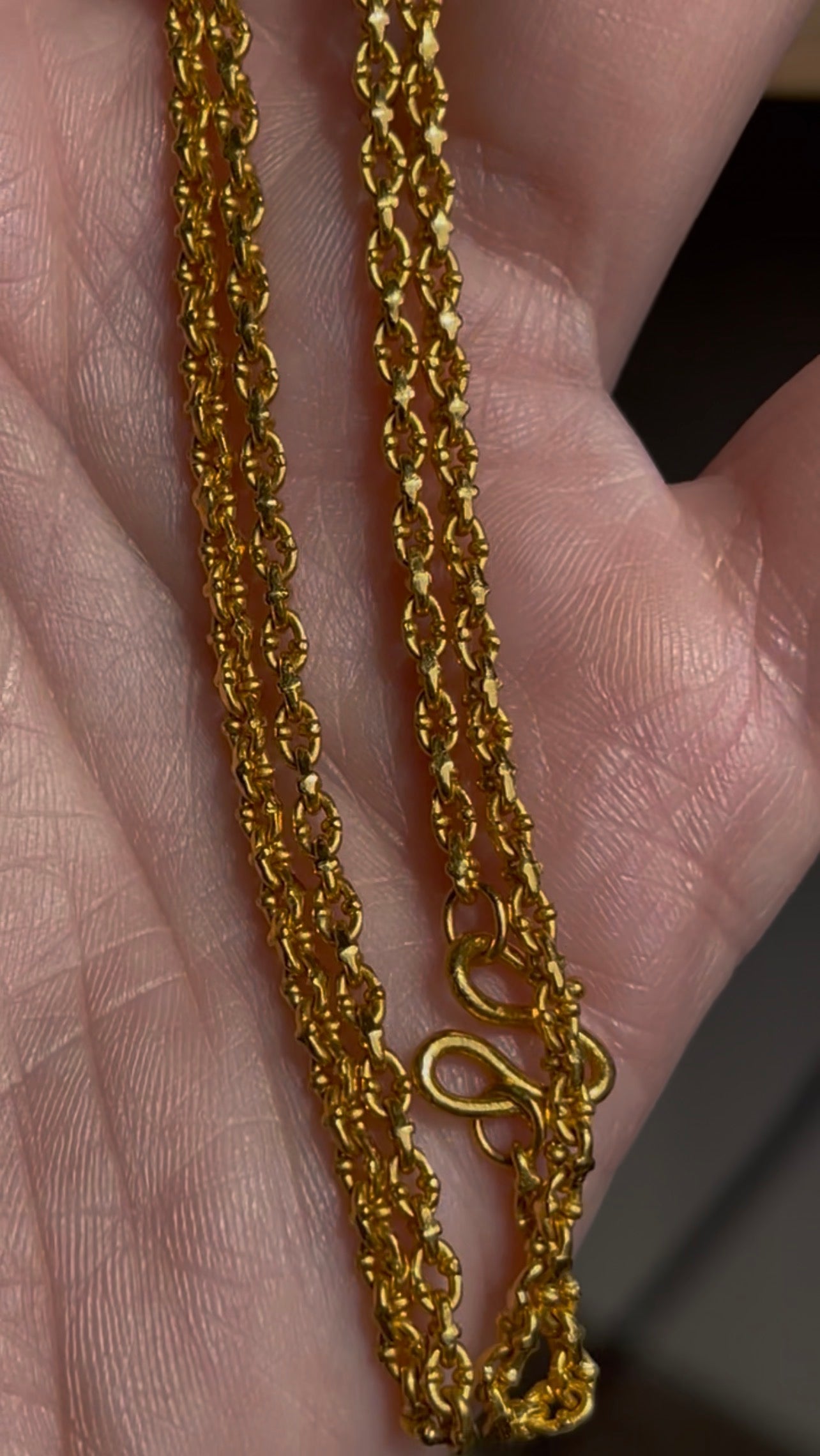 Detailed 24k Gold Chain