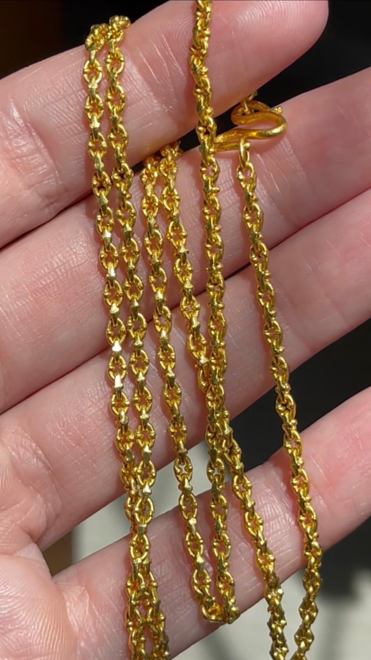 Detailed 24k Gold Chain