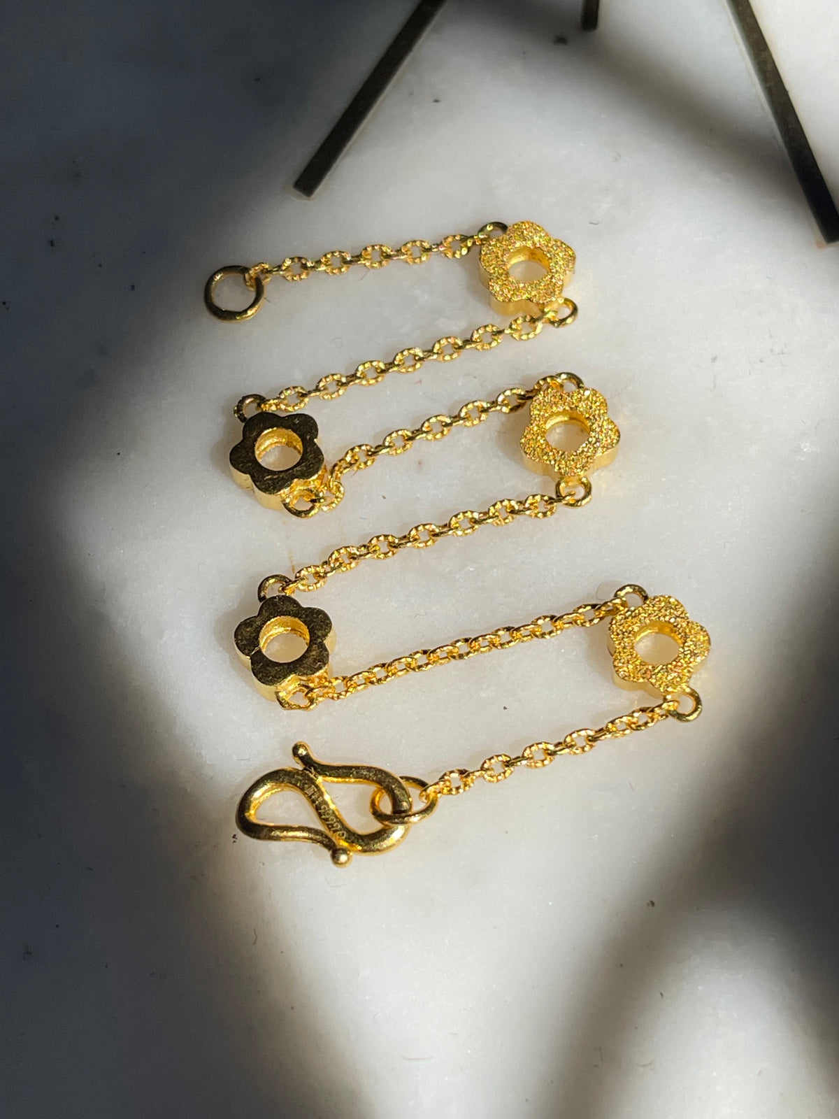 24k Reversible Flower Link Bracelet
