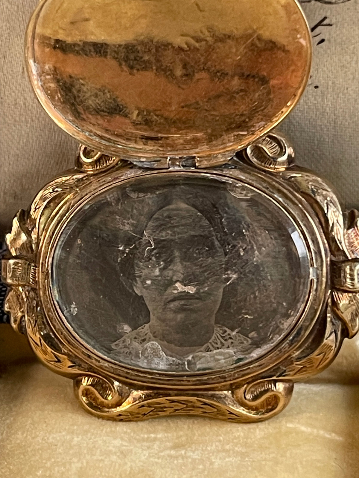 Victorian Daguerreotype Portrait Locket